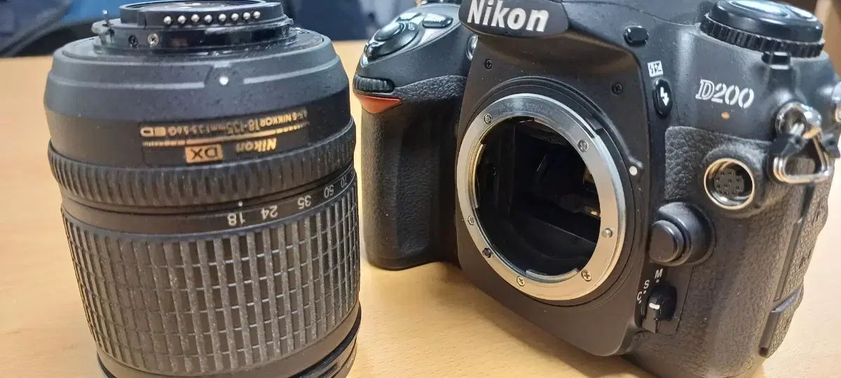 니콘 DSLR D200 급처분